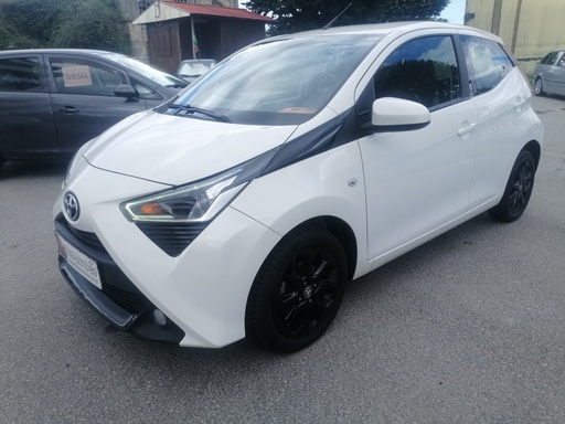 [cardona0003] TOYOTA AYGO